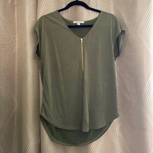 Women’s half zip tee